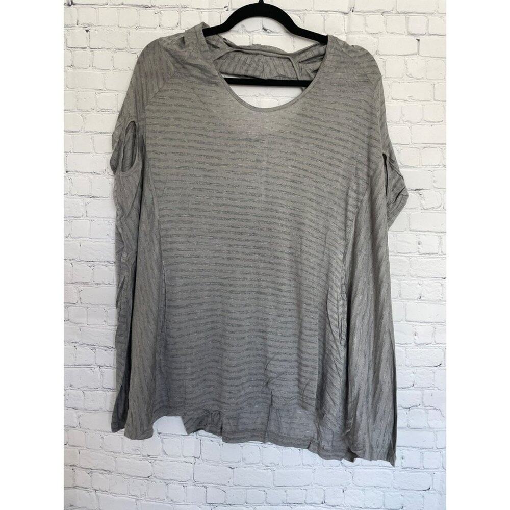 UNIQ Oversize Gray and Tan Open Back Shirt size Small NWT